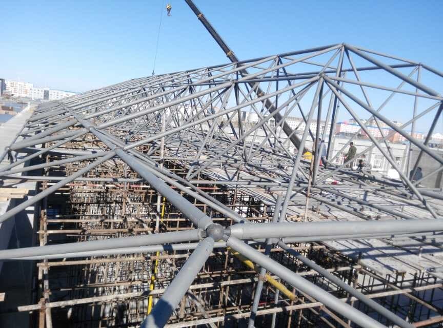 江油商贸城屋顶网架工程